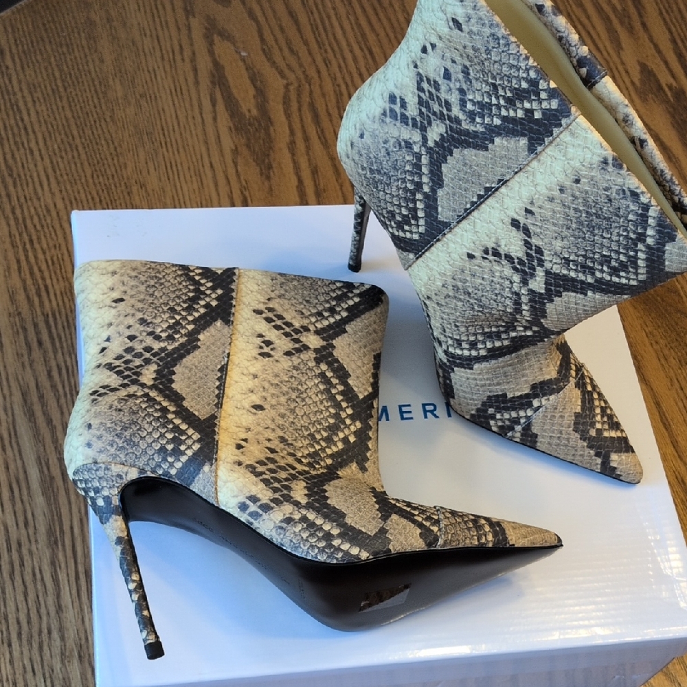 Good American Snakeskin Print Stiletto Slouchy Bootie Boots Size 7 New in Box